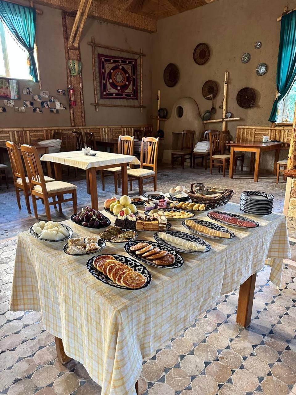 Hotel Latif Samarkand Bagian luar foto