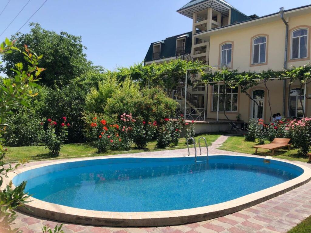 Hotel Latif Samarkand Bagian luar foto